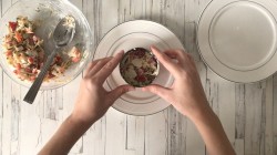 название картинки Салат с крабовыми палочками помидорами и сыром