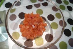 Салат с красной рыбой и маринованными грибами