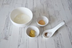 Салат с креветками ананасом и сыром