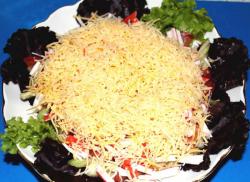 название картинки Салат с креветками, крабовыми палочками с сыром