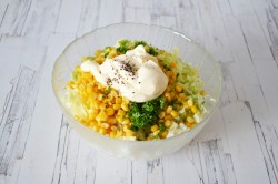 название картинки Салат с курицей, ананасами и пекинской капустой