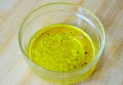 название картинки Салат с курицей авокадо и кабачком