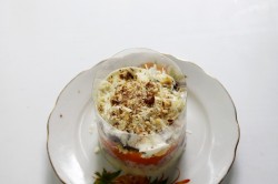 Салат с курицей черносливом грибами