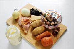 Салат с курицей черносливом грибами