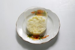 Салат с курицей черносливом грибами