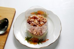 Салат с курицей черносливом грибами