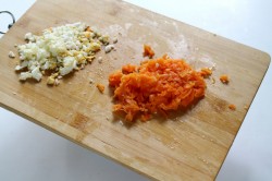 Салат с курицей черносливом грибами