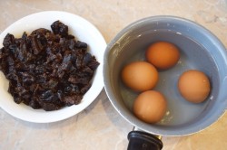 название картинки Салат с курицей черносливом и огурцом