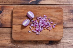 Салат с курицей черносливом и сыром