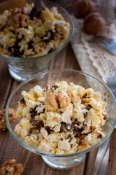 Салат с курицей черносливом и сыром