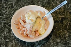 Салат курица с грибами и грецкими орехами