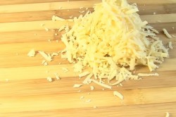 название картинки Салат с курицей грибами корейской морковью
