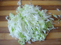 Салат с арахисом и курицей