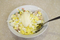 название картинки Салат с курицей и маринованными огурцами