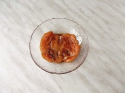 Салат с курицей, помидорами и сыром