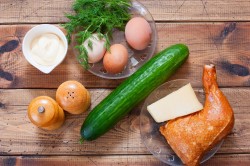 название картинки Салат с курицей и огурцами свежими