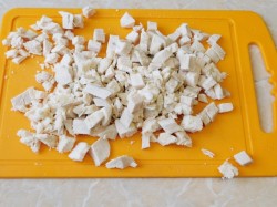 Салат с куриной грудкой и орехами грецкими