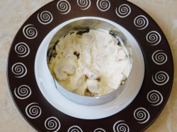 Салат с куриной грудкой и орехами грецкими