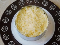 Салат с куриной грудкой и орехами грецкими