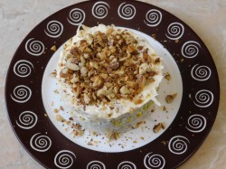 Салат с куриной грудкой и орехами грецкими