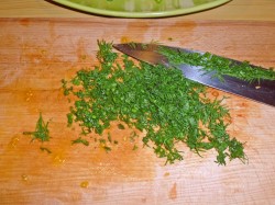 Салат с куриной грудкой и помидорами