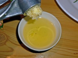 Салат с куриной грудкой и помидорами