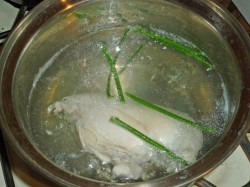 Салат с куриной грудкой и помидорами