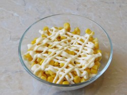 Салат с куриной грудкой и свежими огурцами