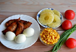 Салат с куриной грудкой слоями