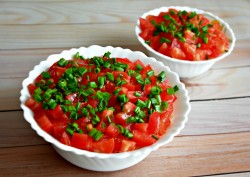 Салат с куриной грудкой слоями