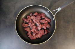 название картинки Салат с куриной печенью и фасолью