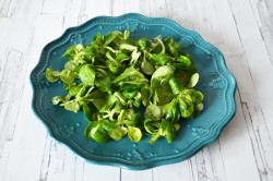 название картинки Салат с грейпфрутом курицей и авокадо