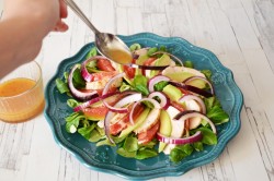 название картинки Салат с грейпфрутом курицей и авокадо