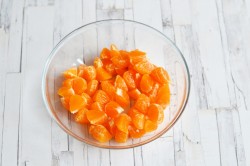 название картинки Салат с мандаринами и курицей