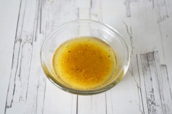 название картинки Салат с манго, авокадо и курицей