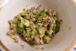 Салат с маринованным луком Мексиканский