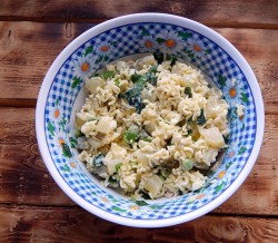 Салат с мивиной яйцами майонезом