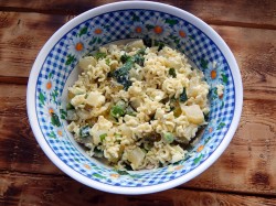 Салат с мивиной яйцами майонезом