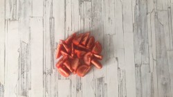 Салат с моцареллой, помидорами и беконом