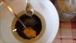 Салат с молодой капустой огурцом и курицей