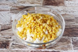 название картинки Салат с морковью и крабовыми палочками