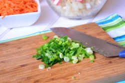 Салат с морковью по-корейски и крабовыми палочками