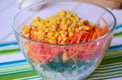 Салат с морковью по-корейски и крабовыми палочками