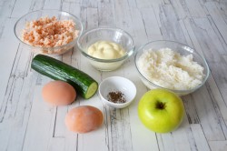 название картинки Салат с мясом криля и рисом