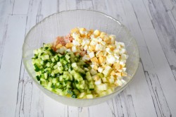 название картинки Салат с мясом криля и рисом