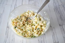 название картинки Салат с мясом криля и рисом