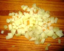 Салат с опятами маринованными и маринованными огурцами