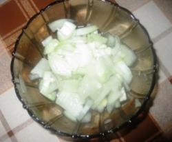 Салат с опятами маринованными и маринованными огурцами