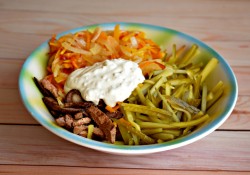 название картинки Салат с печенью огурцами и морковью