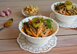 название картинки Салат с печенью огурцами и морковью